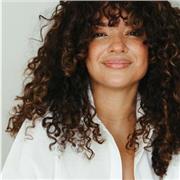 Tengo nivel fluido de inglés tras vivir 9 años en Los Estados Unidos.